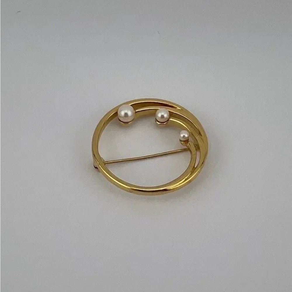 1980s Monet Faux Pearl Gold Tone Plated Brooch, Used, Pre-Owned